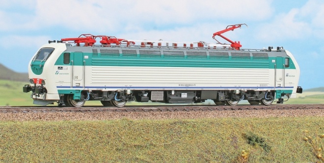 Multi system Electric locomotive E.403 of Trenitalia in XMPR livery<br /><a href='images/pictures/ACME/AC60212-780x394.jpg' target='_blank'>Full size image</a>